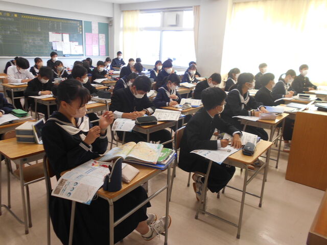 11月10日（木）2年1組 社会 富山大学教育学部附属中学校