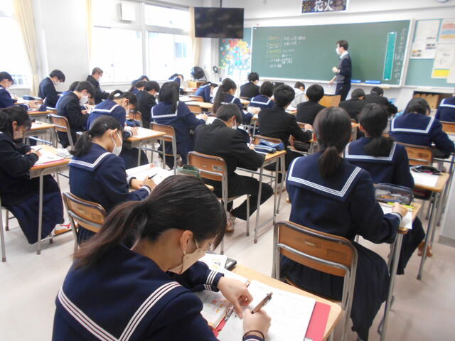 12月13日（火）3年4組 社会 富山大学教育学部附属中学校