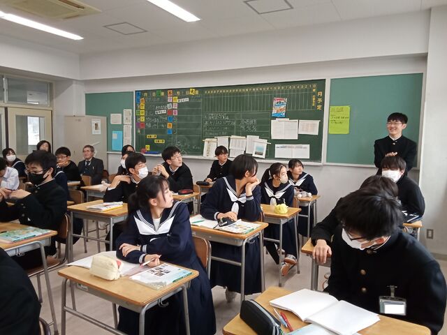 富大生による消費者出前講座が開かれました。