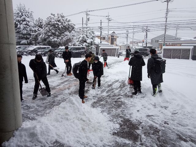 1月22日（木）玄関前除雪