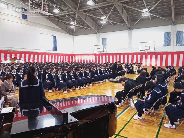 生徒会による対面式が行われました。