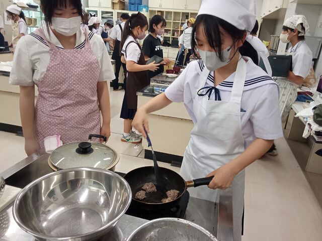 ５月２９日　調理実習を行いました。