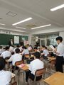 (株)北陸銀行「社会を支える銀行の使命やキャリア選択、現金１億円のレプリカを実際に持たせていただきました」